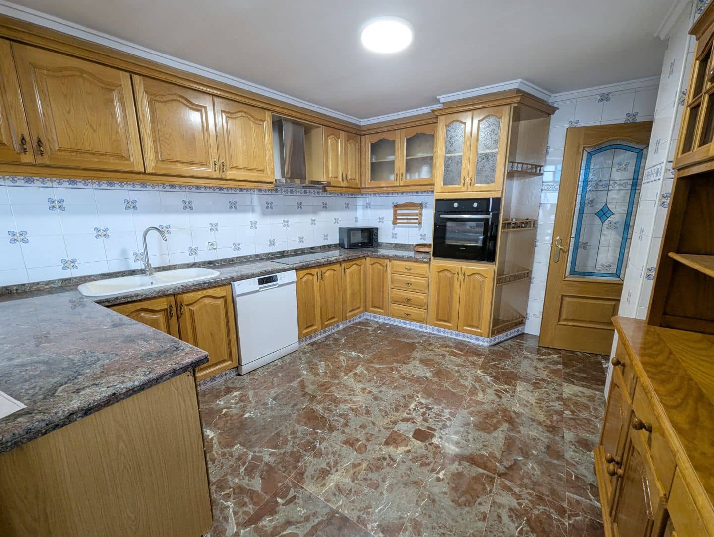 4 bedroom Townhouse for sale in Sax with garage - € 249,000 (Ref: 9449687)