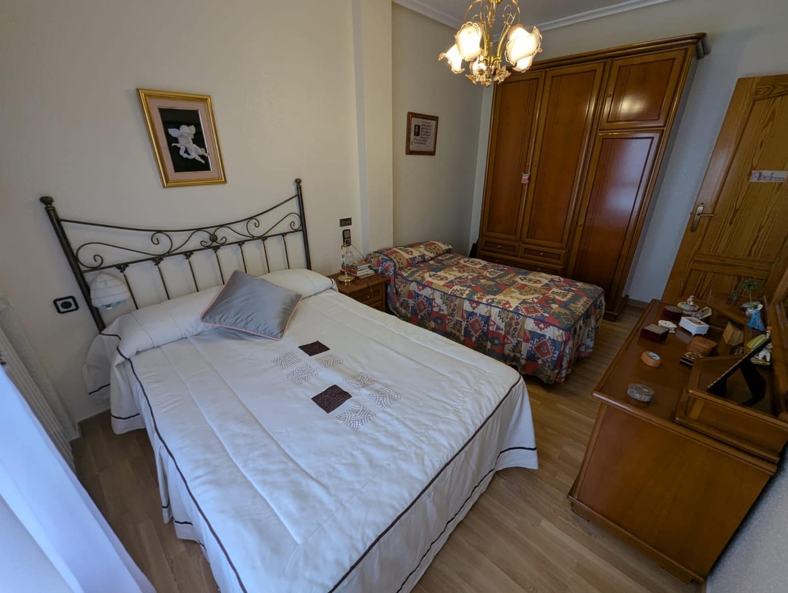5 bedroom Townhouse for sale in Sax with garage - € 259,000 (Ref: 9450551)