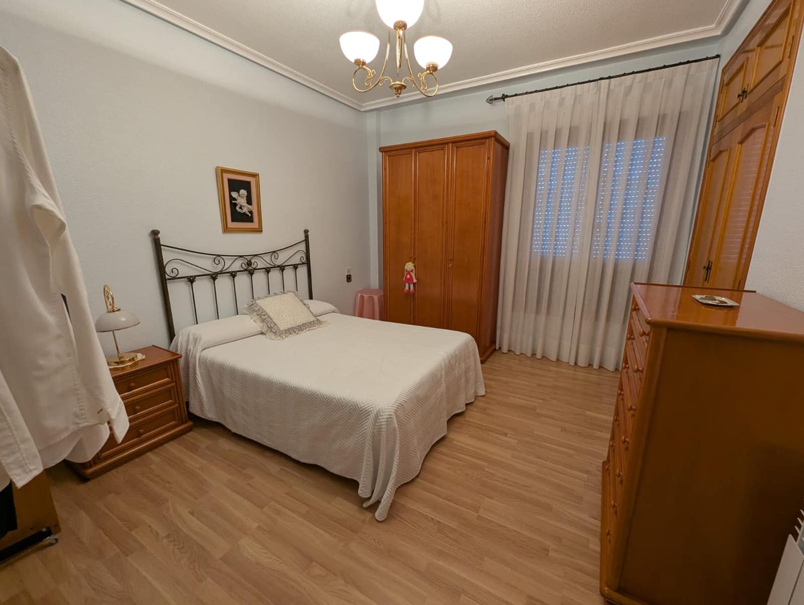 5 bedroom Townhouse for sale in Sax with garage - € 259,000 (Ref: 9450551)