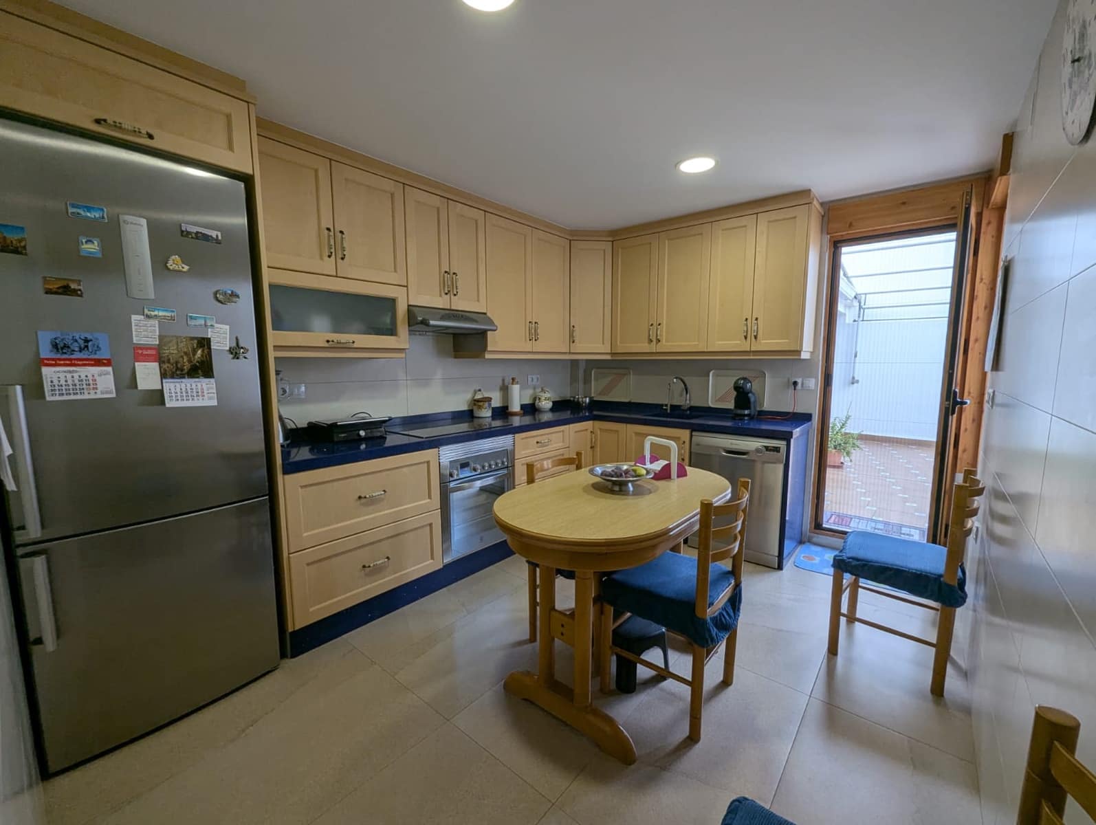 5 bedroom Townhouse for sale in Sax with garage - € 259,000 (Ref: 9450551)
