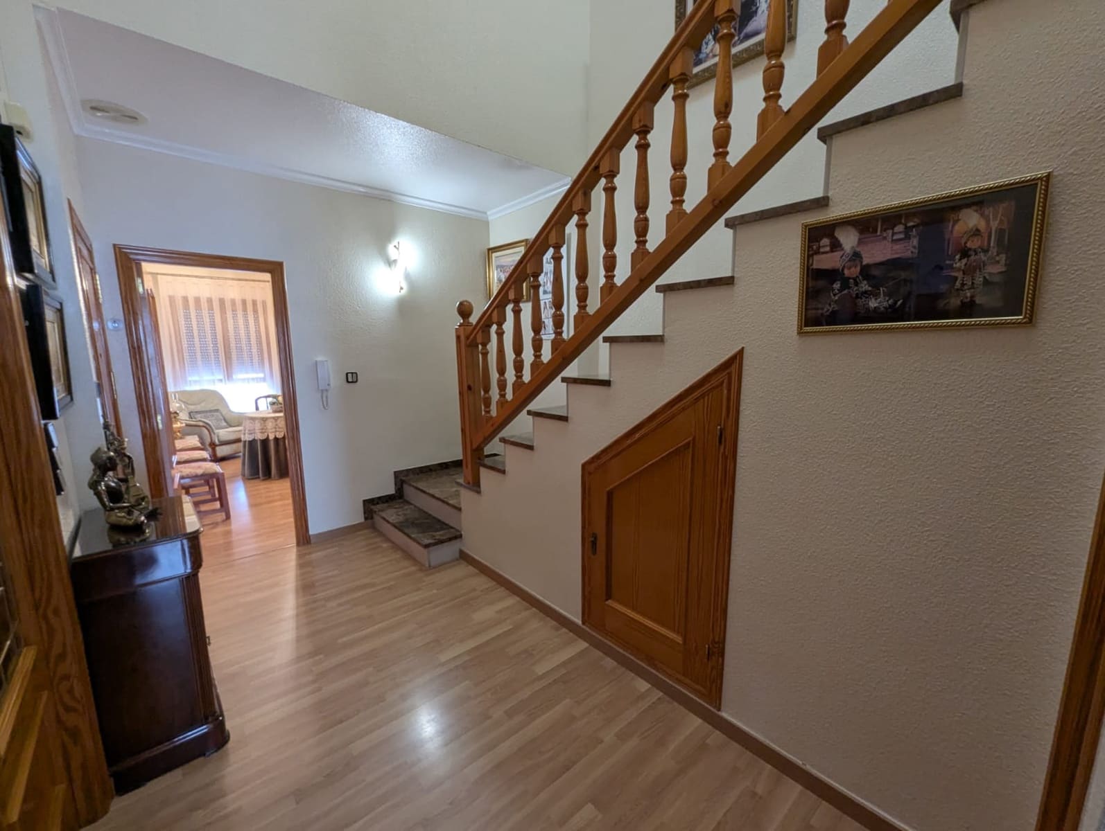 5 bedroom Townhouse for sale in Sax with garage - € 259,000 (Ref: 9450551)