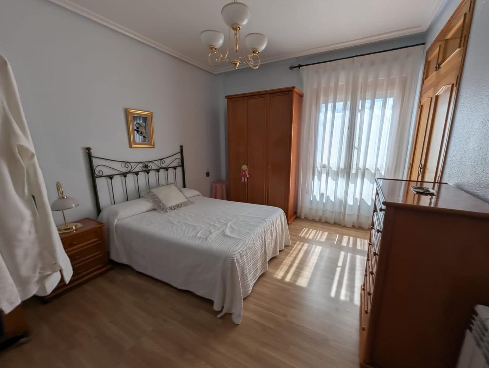 5 bedroom Townhouse for sale in Sax with garage - € 259,000 (Ref: 9450551)