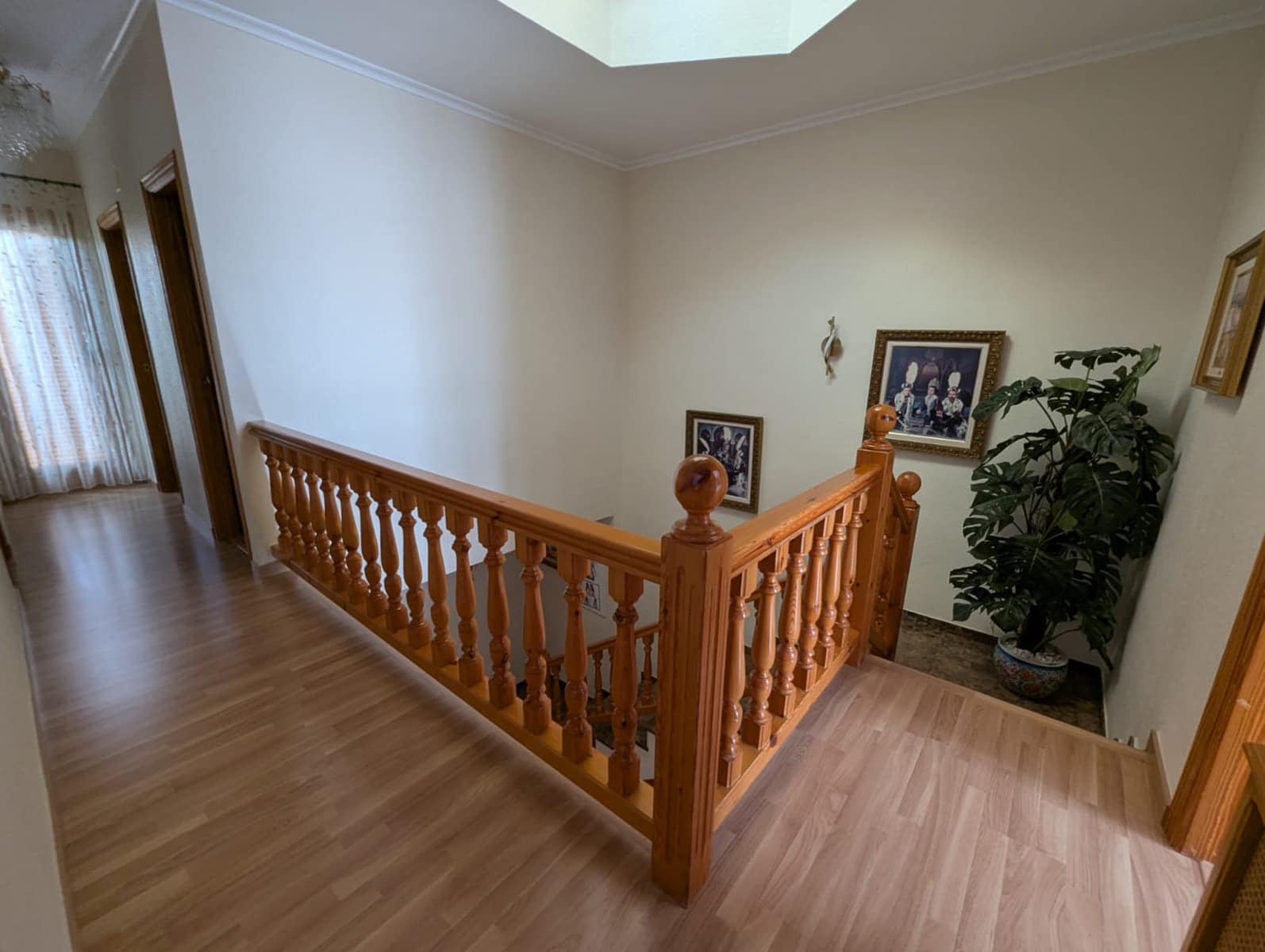 5 bedroom Townhouse for sale in Sax with garage - € 259,000 (Ref: 9450551)