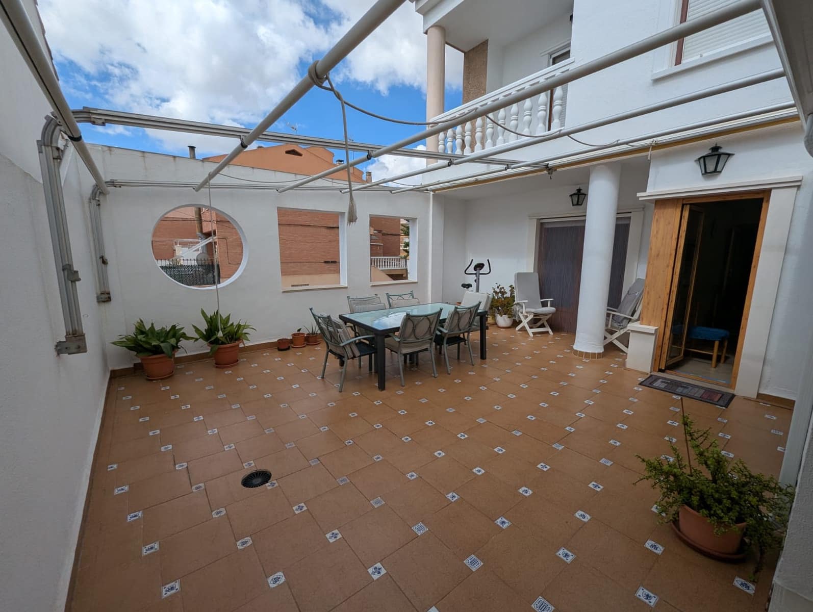 5 bedroom Townhouse for sale in Sax with garage - € 259,000 (Ref: 9450551)