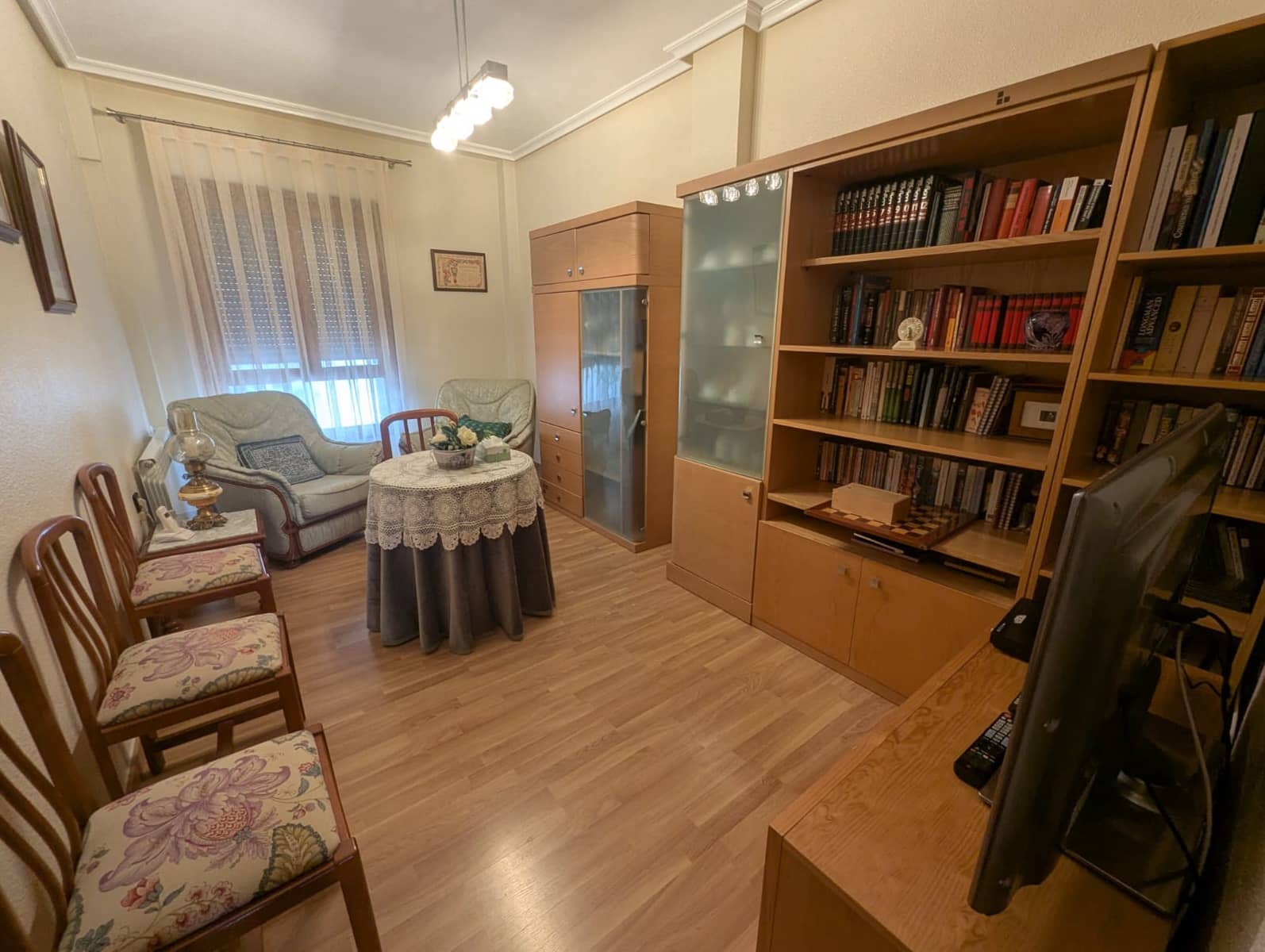 5 bedroom Townhouse for sale in Sax with garage - € 259,000 (Ref: 9450551)