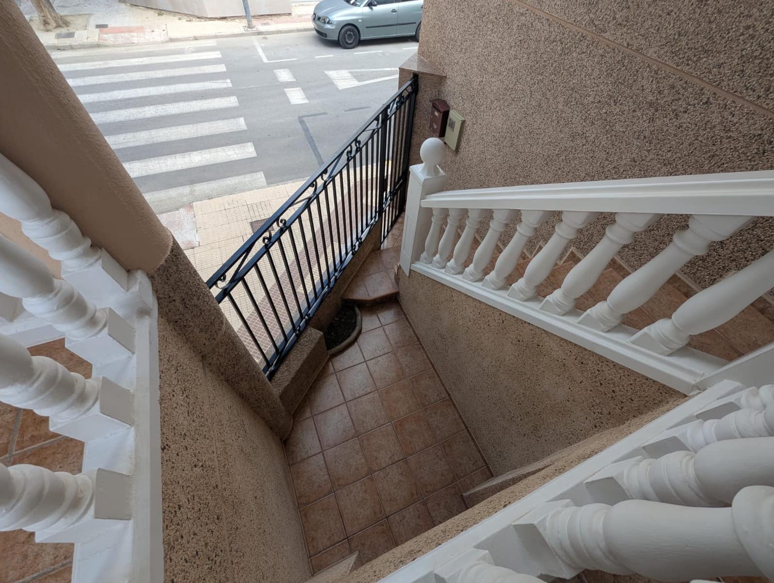 5 bedroom Townhouse for sale in Sax with garage - € 259,000 (Ref: 9450551)