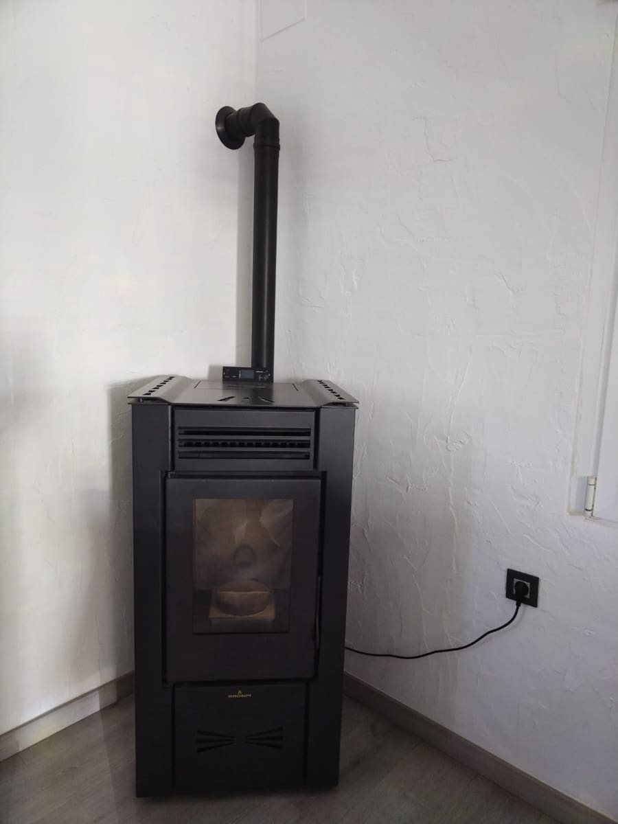 3 makuuhuone Maalaistalo myytävänä paikassa Sax mukana uima-altaan 
autotalli - 315 000 € (Ref: 9488492)