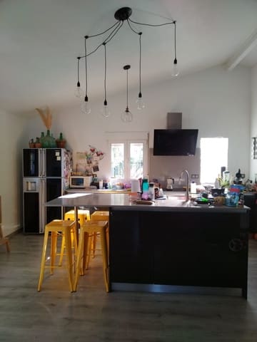 3 sypialnia Finka/Dom wiejski na sprzedaż w Sax z basenem garażem - 315 000 € (Ref: 9488492)