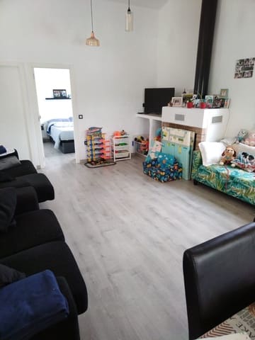 3 sypialnia Finka/Dom wiejski na sprzedaż w Sax z basenem garażem - 315 000 € (Ref: 9488492)