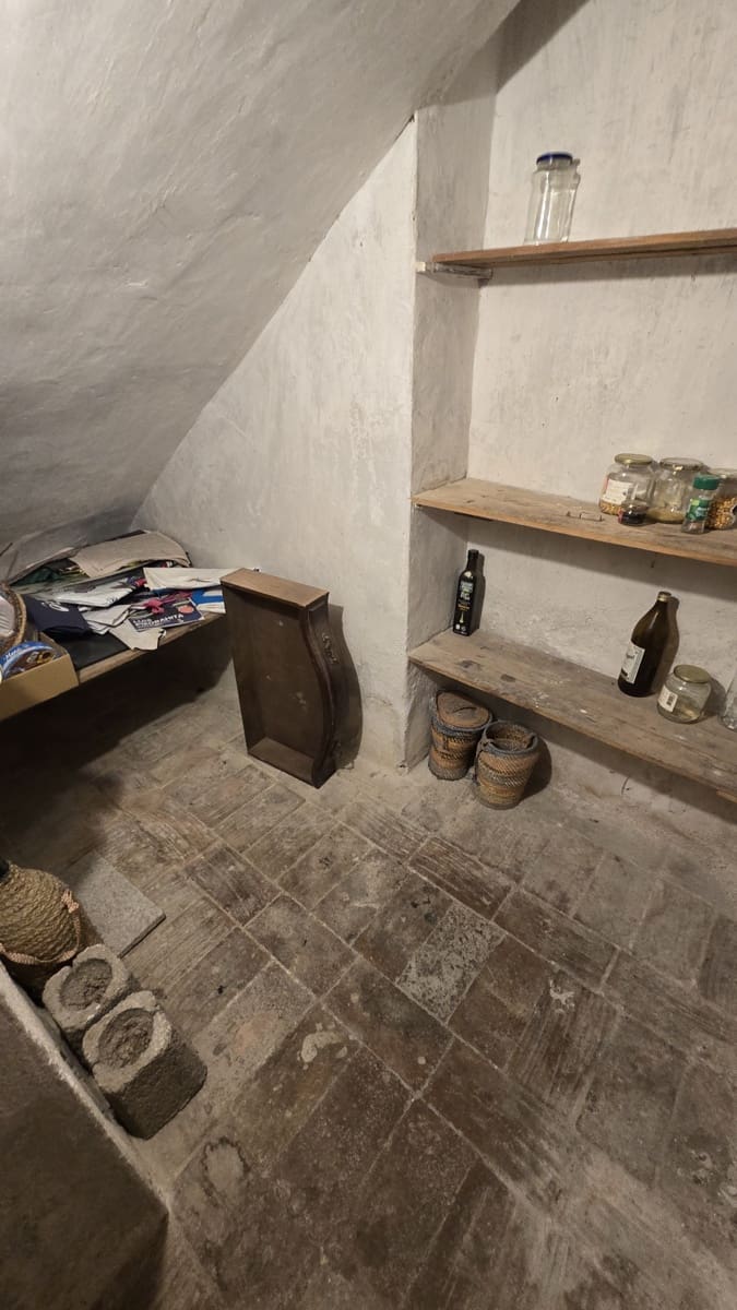 8 bedroom Finca/Country House for sale in Salinas with garage - € 279,000 (Ref: 9488513)