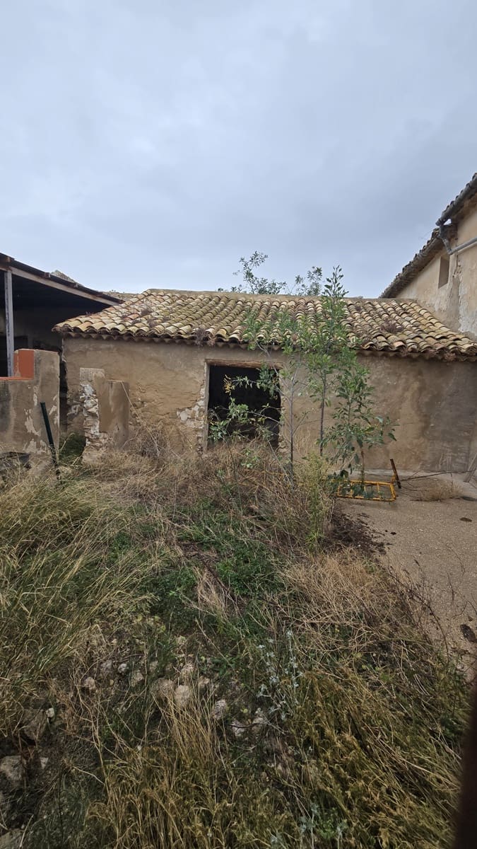 8 bedroom Finca/Country House for sale in Salinas with garage - € 279,000 (Ref: 9488513)