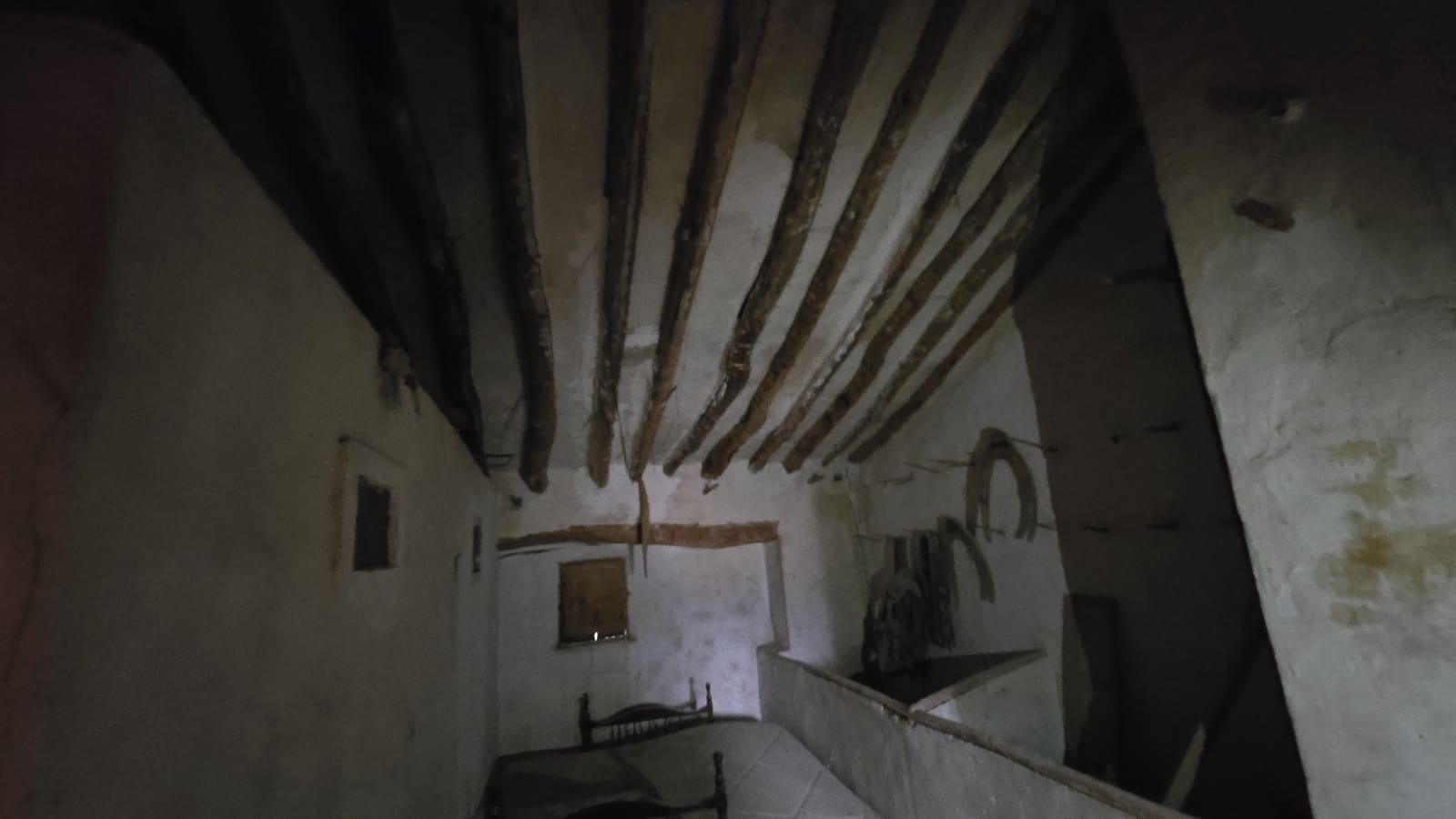 8 bedroom Finca/Country House for sale in Salinas with garage - € 279,000 (Ref: 9488513)