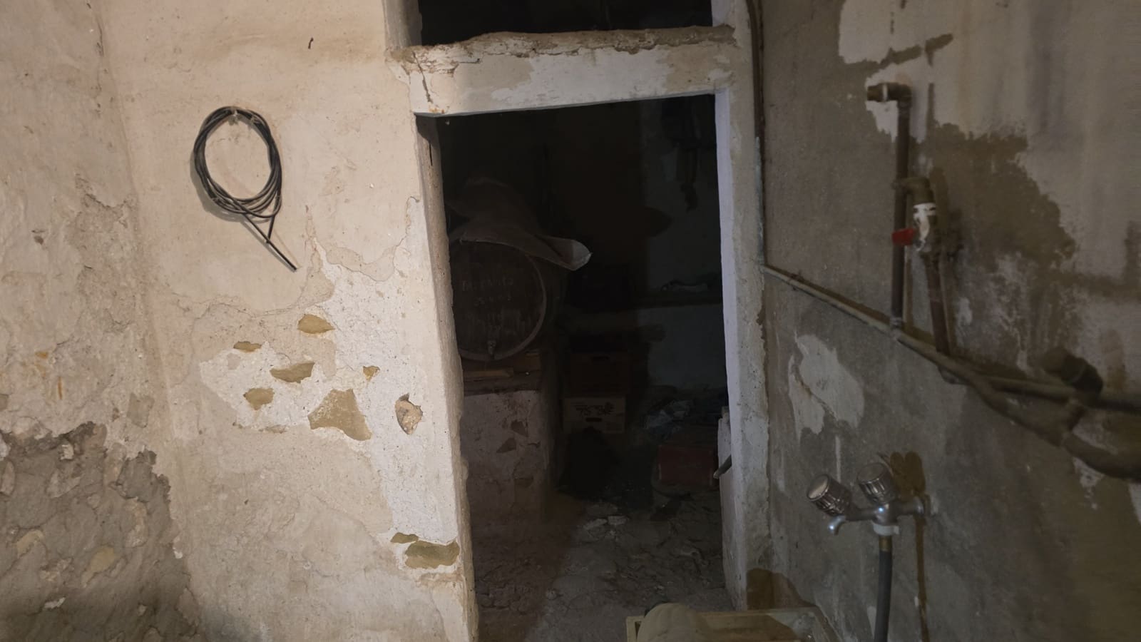 8 bedroom Finca/Country House for sale in Salinas with garage - € 279,000 (Ref: 9488513)