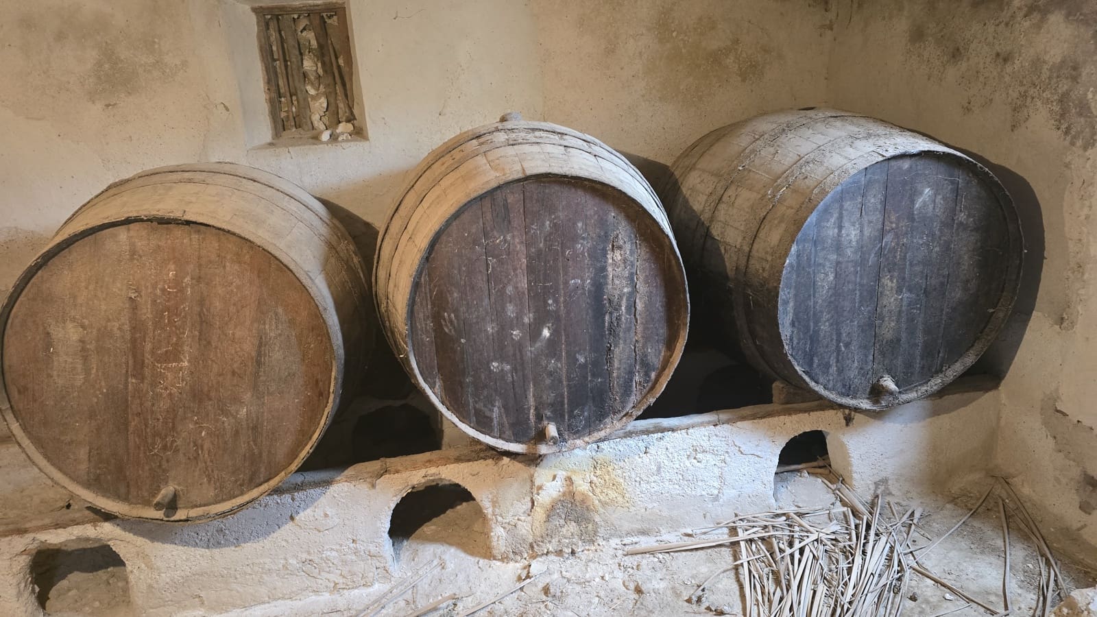 8 bedroom Finca/Country House for sale in Salinas with garage - € 279,000 (Ref: 9488513)