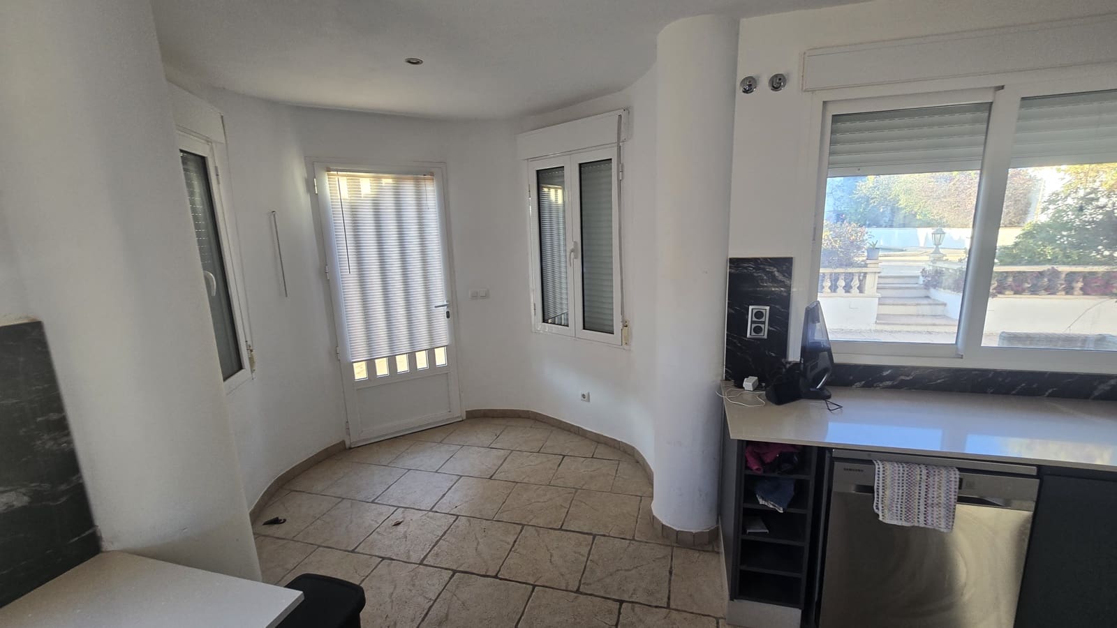 4 slaapkamer Villa te koop in Sax met zwembad garage - € 470.000 (Ref: 9491649)