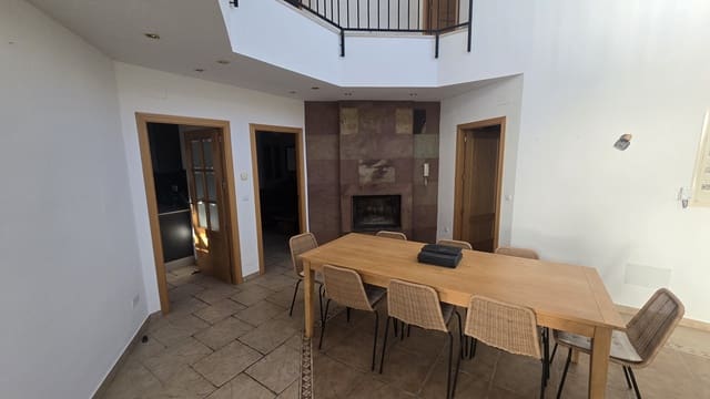 4 slaapkamer Villa te koop in Sax met zwembad garage - € 470.000 (Ref: 9491649)