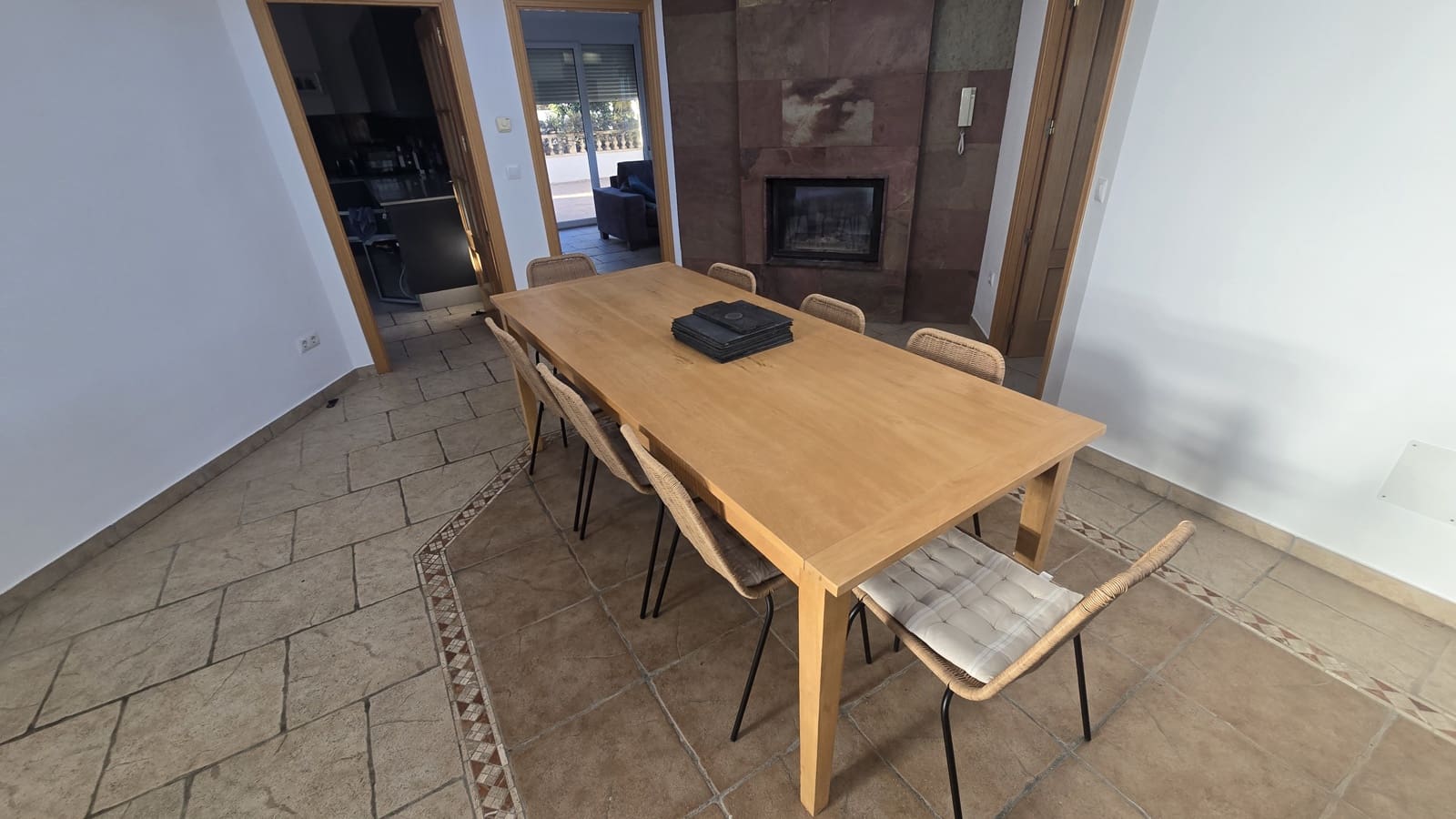 4 slaapkamer Villa te koop in Sax met zwembad garage - € 470.000 (Ref: 9491649)