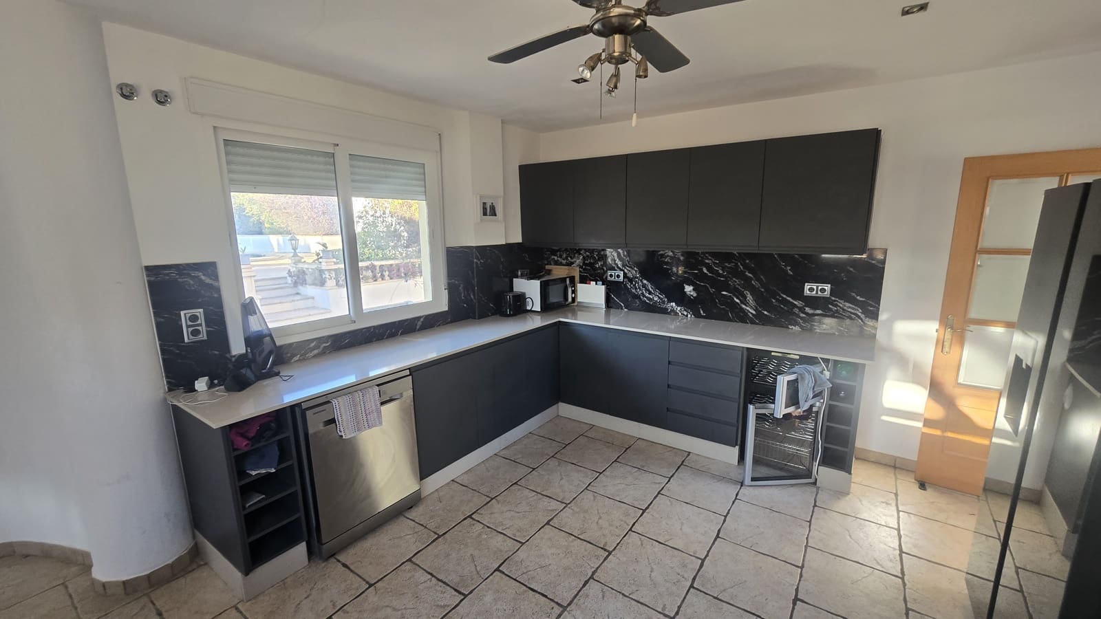 4 slaapkamer Villa te koop in Sax met zwembad garage - € 470.000 (Ref: 9491649)