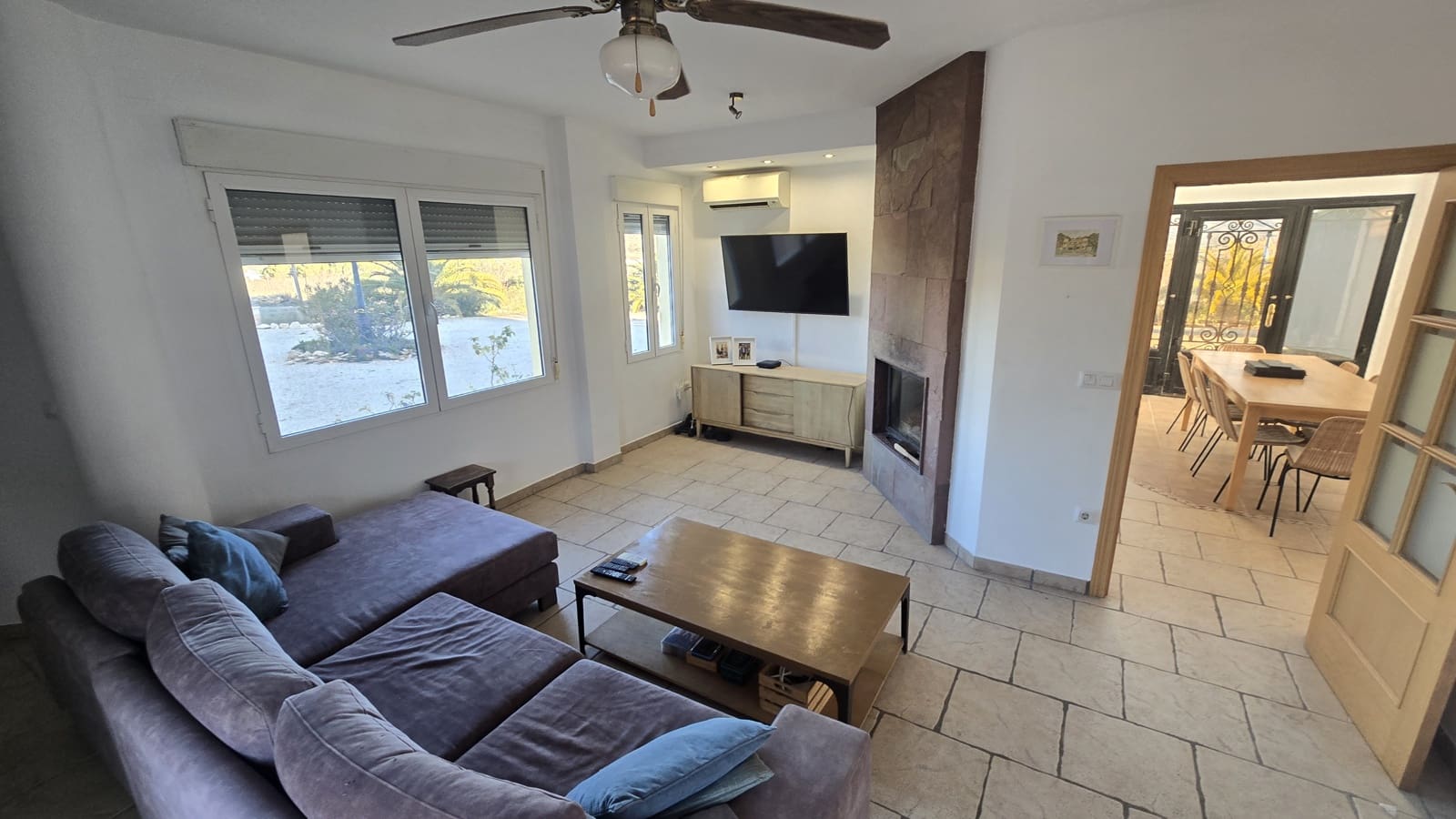 4 slaapkamer Villa te koop in Sax met zwembad garage - € 470.000 (Ref: 9491649)