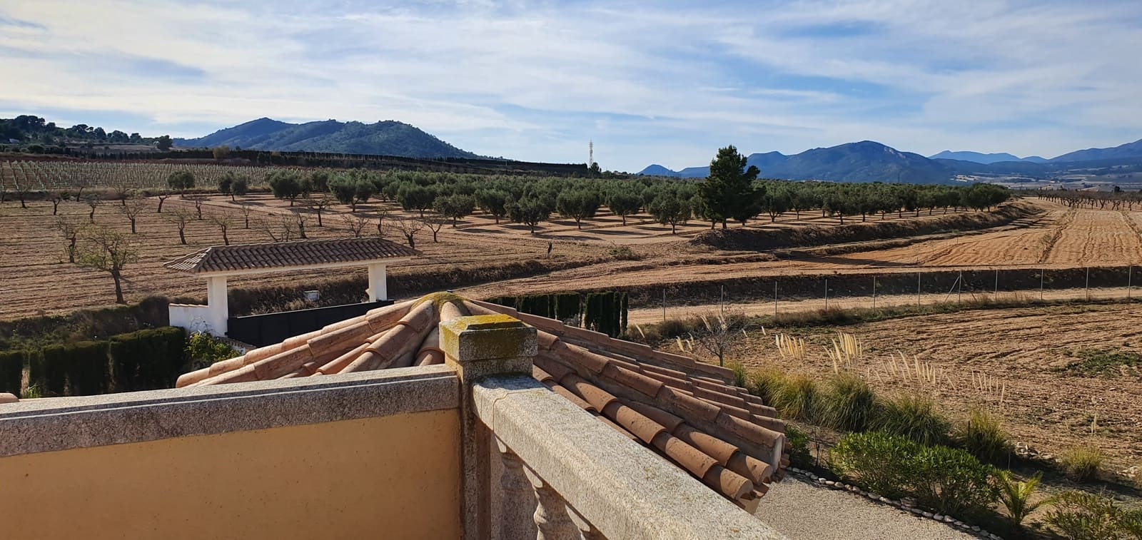 4 slaapkamer Villa te koop in Sax met zwembad garage - € 470.000 (Ref: 9491649)