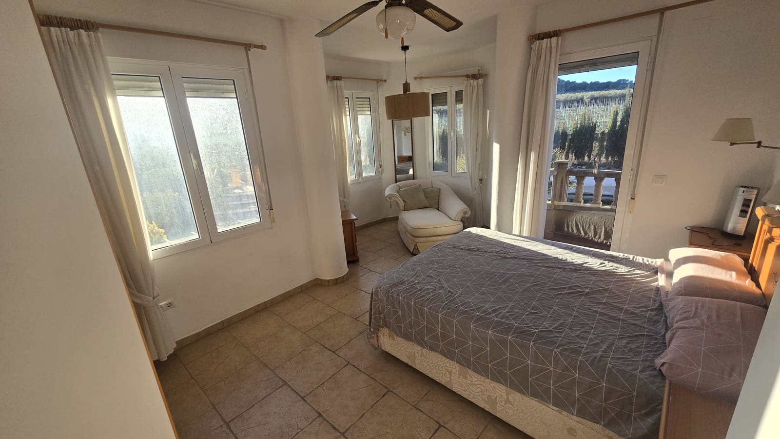 4 slaapkamer Villa te koop in Sax met zwembad garage - € 470.000 (Ref: 9491649)