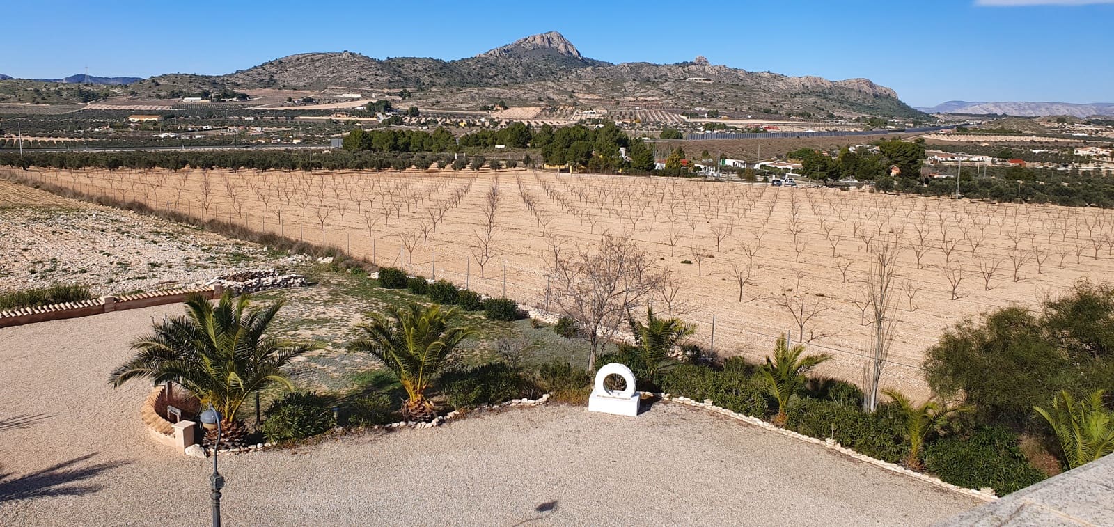 4 slaapkamer Villa te koop in Sax met zwembad garage - € 470.000 (Ref: 9491649)