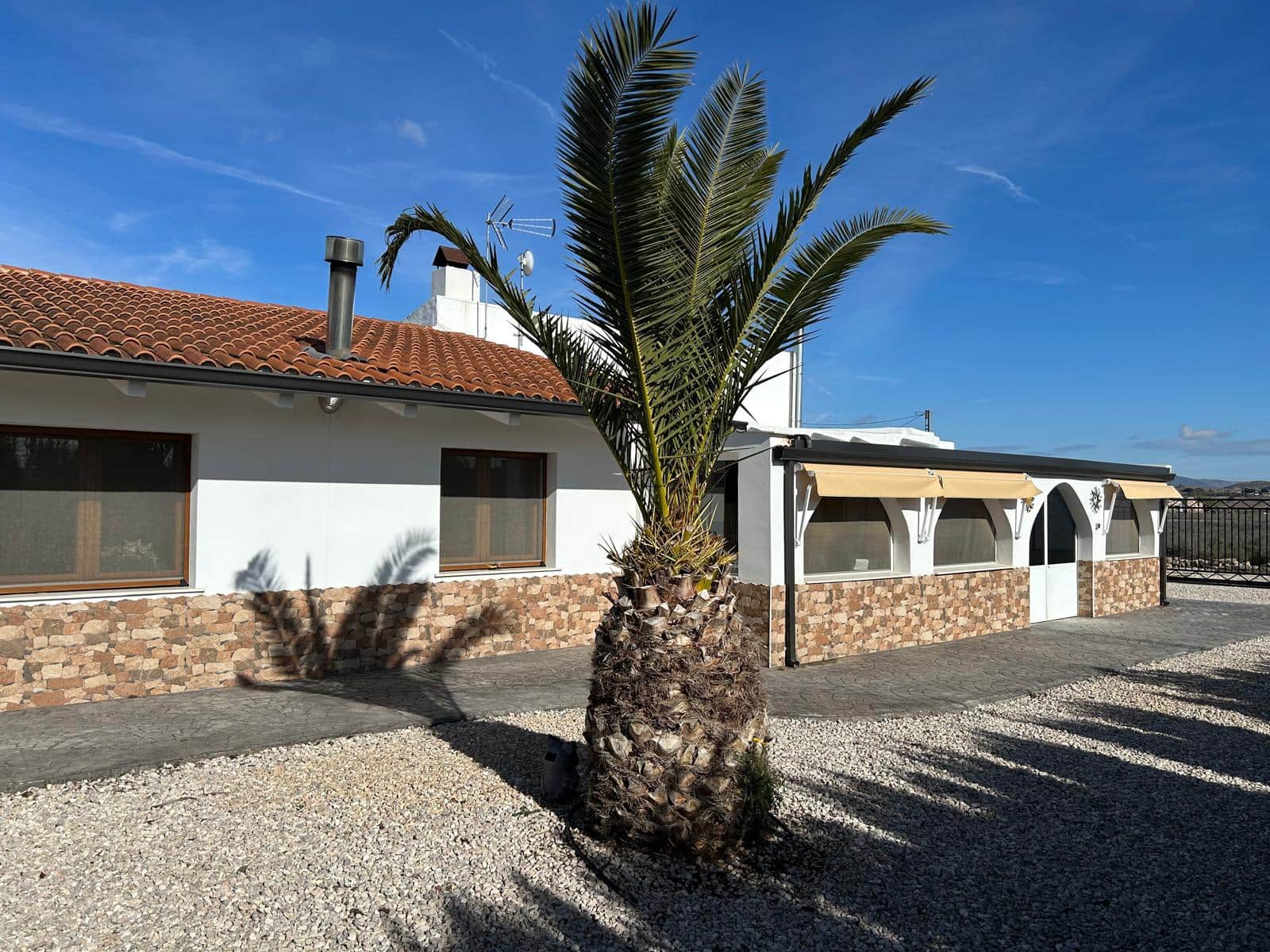 5 soverom Finca/Herregård til salgs i Villena med svømmebasseng garasje - € 299 950 (Ref: 9532801)