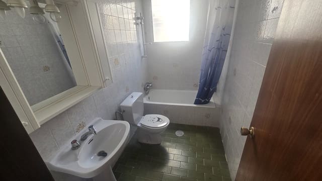4 bedroom Apartment for sale in Salinas with garage - € 79,950 (Ref: 9542614)