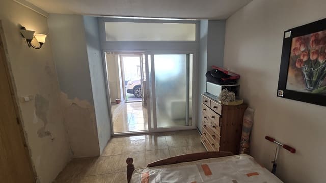 4 soverom Hus til salgs i Salinas med garasje - € 98 000 (Ref: 9584697)