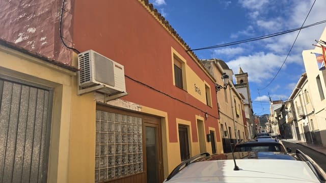 Casa de 4 habitaciones en Salinas en venta con garaje - 98.000 € (Ref: 9584697)