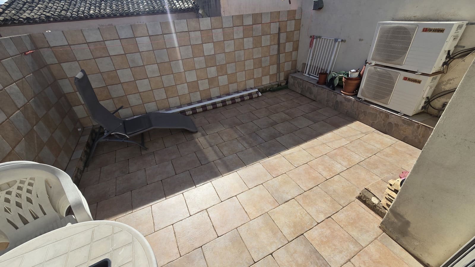 4 soveværelse Byhus til salg i Salinas med garage - € 98.000 (Ref: 9584697)