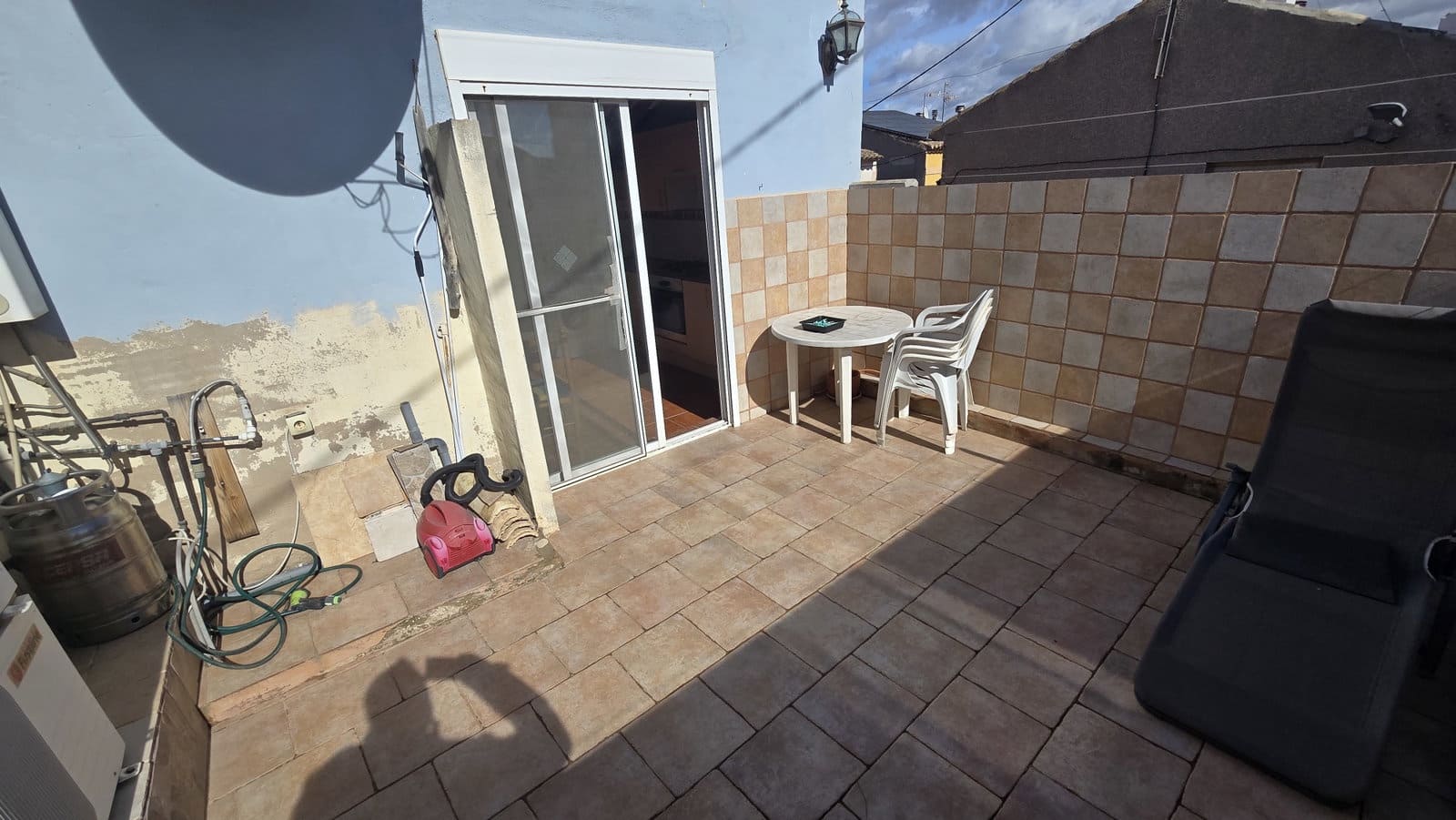 4 soveværelse Byhus til salg i Salinas med garage - € 98.000 (Ref: 9584697)