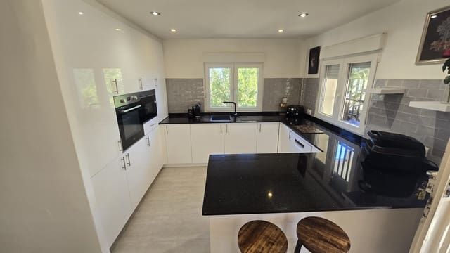 4 slaapkamer Finca/Landhuis te koop in Sax met zwembad - € 260.000 (Ref: 9606681)