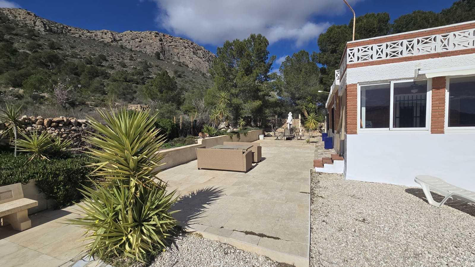 4 slaapkamer Finca/Landhuis te koop in Sax met zwembad - € 260.000 (Ref: 9606681)