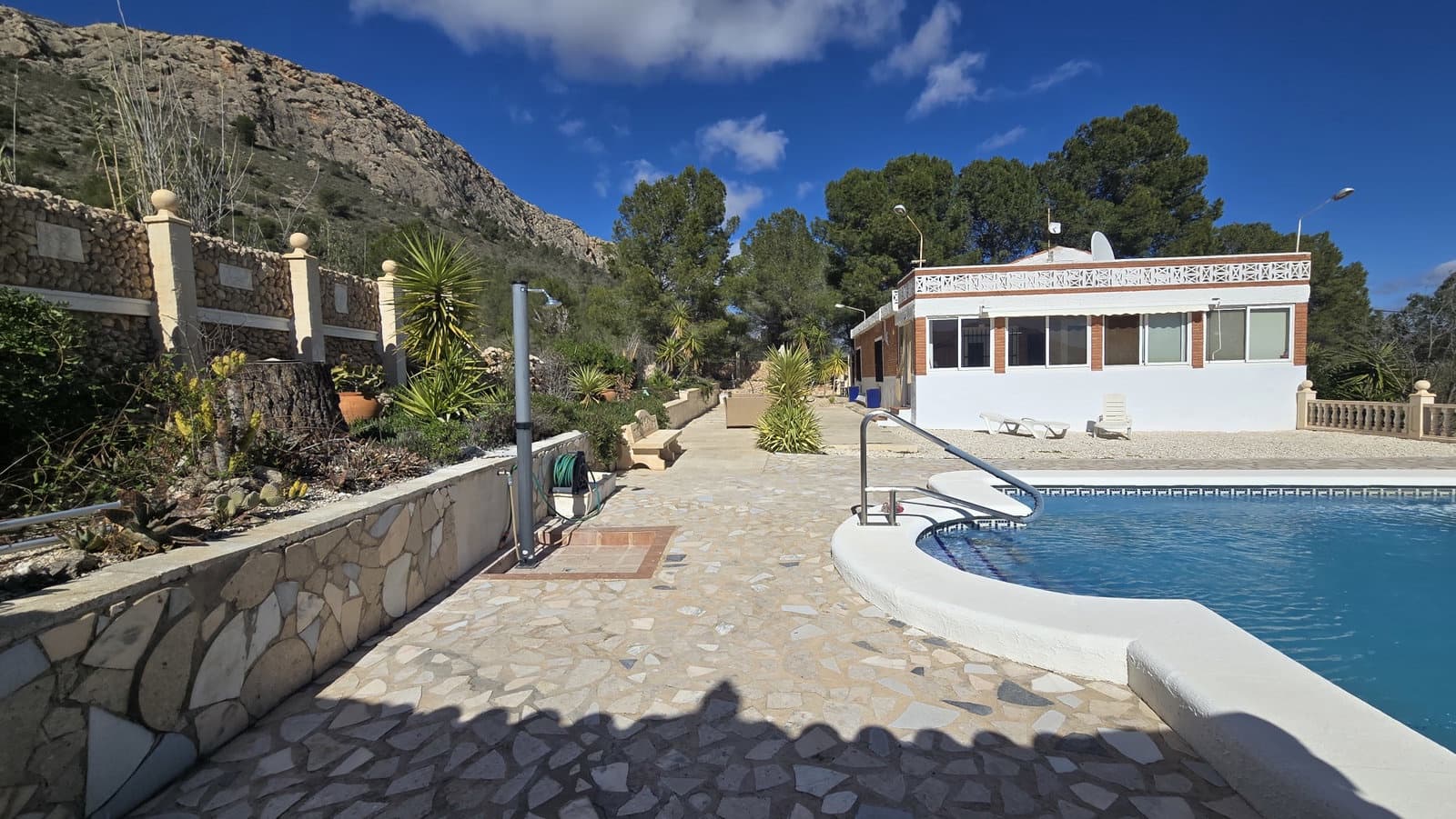 4 slaapkamer Finca/Landhuis te koop in Sax met zwembad garage - € 260.000 (Ref: 9606681)