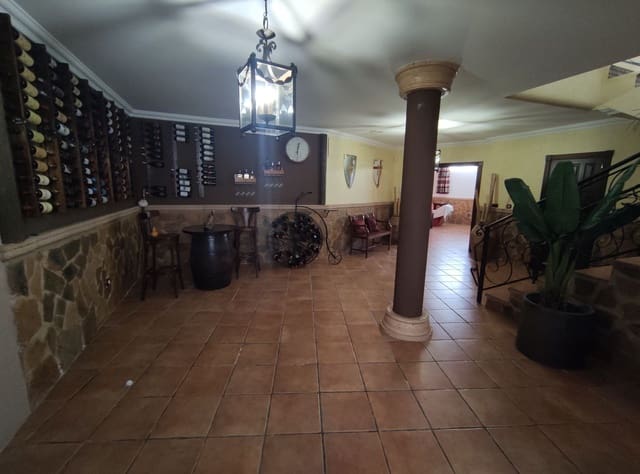 5 sypialnia Finka/Dom wiejski na sprzedaż w Sax z basenem garażem - 446 200 € (Ref: 9626452)
