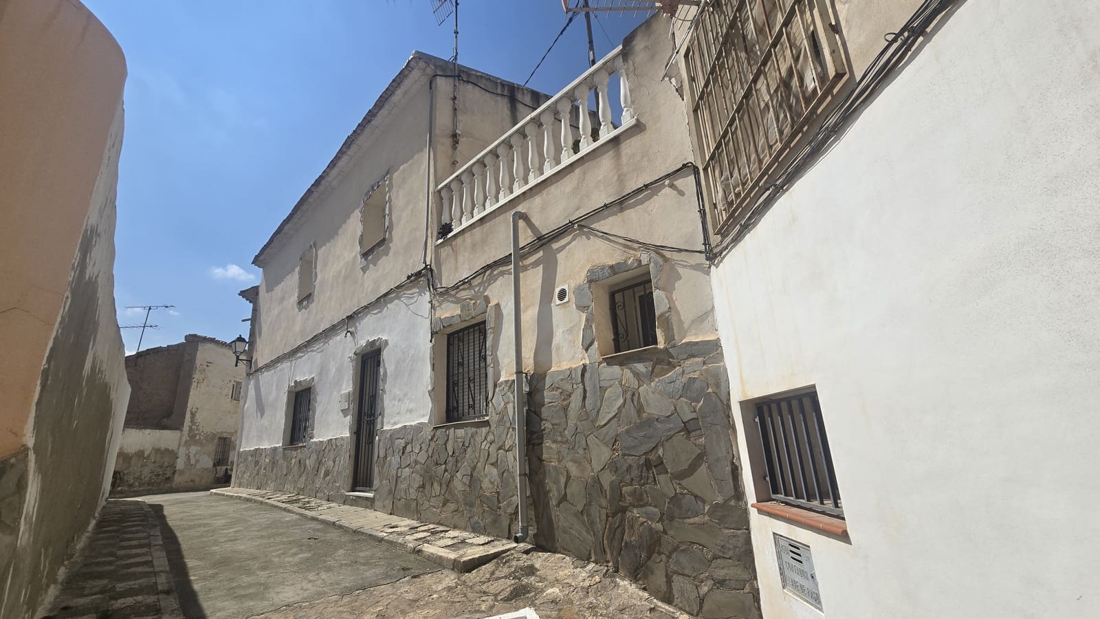 3 bedroom Townhouse for sale in Sax - € 92,000 (Ref: 9715416)