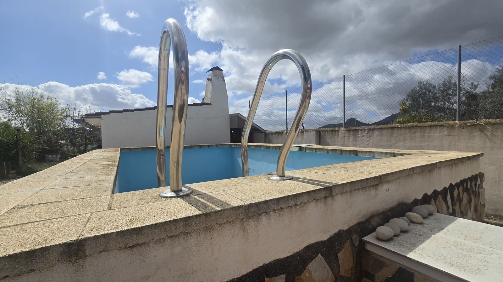 3 soverom Finca/Herregård til salgs i Sax med svømmebasseng garasje - € 230 000 (Ref: 9730781)