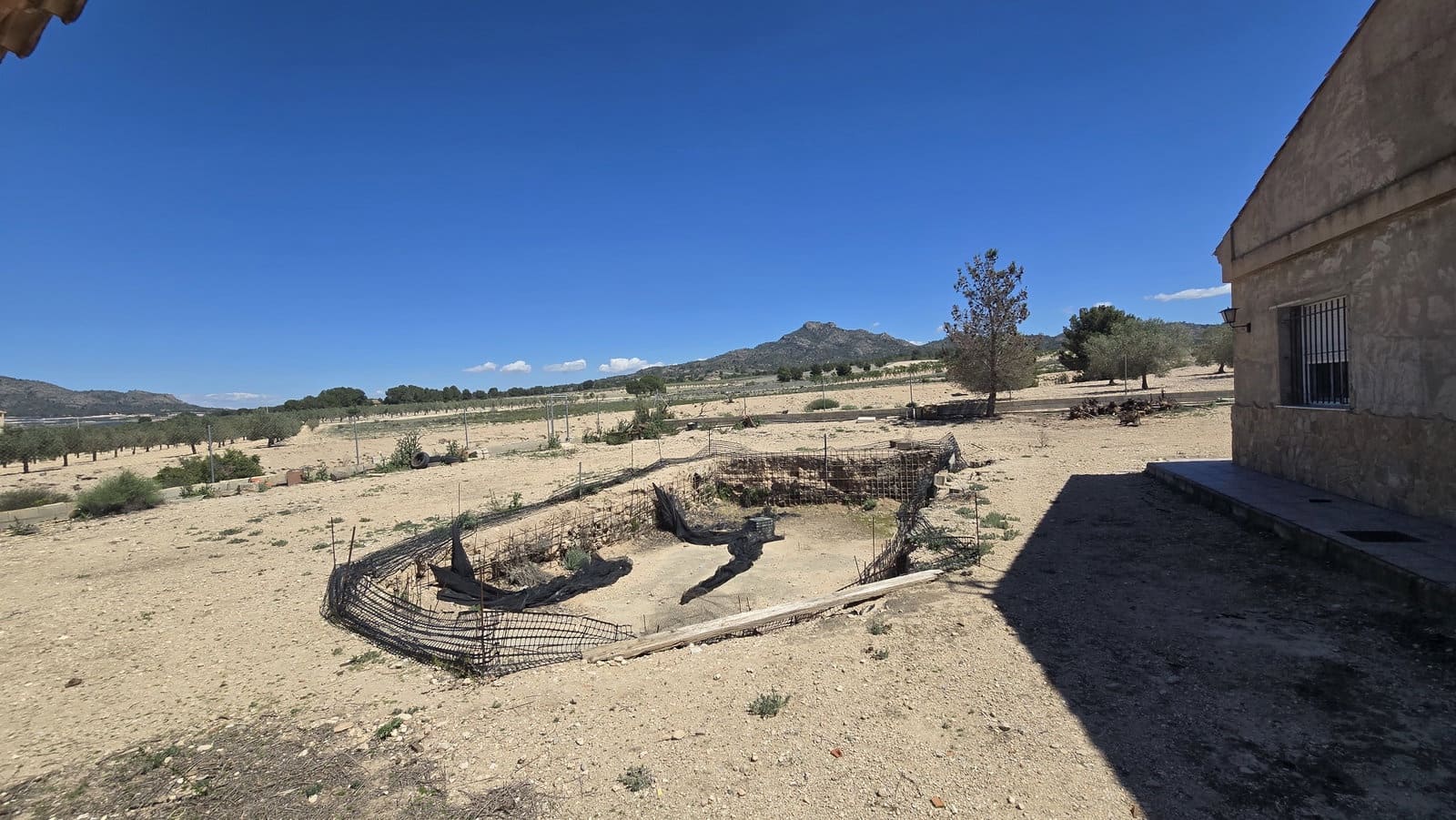 4 soveværelse Finca/Landehus til salg i Salinas med garage - € 270.000 (Ref: 9784368)