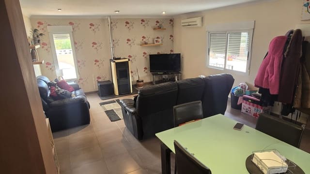 5 sypialnia Finka/Dom wiejski na sprzedaż w Sax z basenem garażem - 349 950 € (Ref: 9802774)