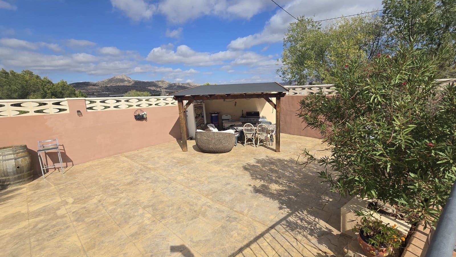 5 soveværelse Finca/Landehus til salg i Sax med swimmingpool garage - € 349.950 (Ref: 9802774)