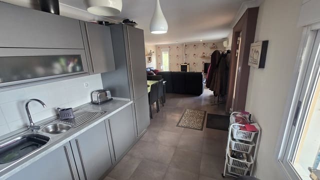 5 sypialnia Finka/Dom wiejski na sprzedaż w Sax z basenem garażem - 349 950 € (Ref: 9802774)