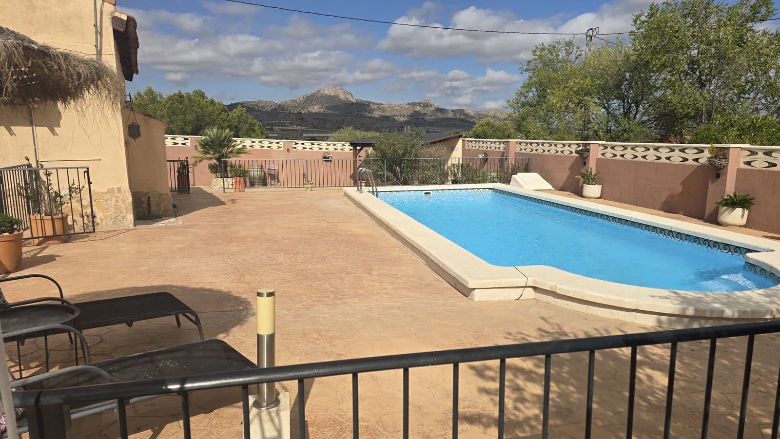 5 soveværelse Finca/Landehus til salg i Sax med swimmingpool garage - € 349.950 (Ref: 9802774)