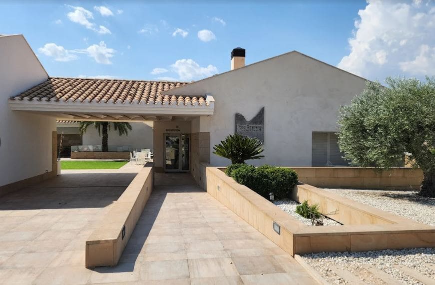 14 bedroom Commercial for sale in Yecla with pool garage - € 1,750,000 (Ref: 9821332)