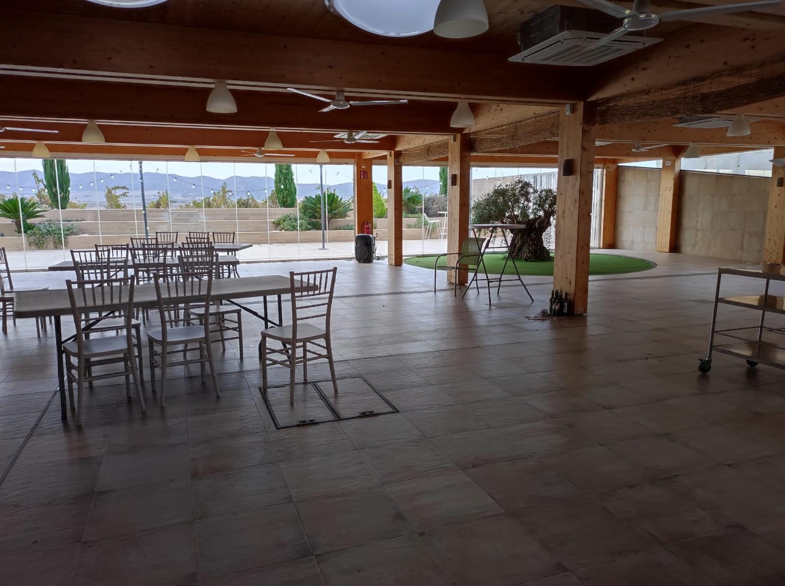 14 bedroom Commercial for sale in Yecla with pool garage - € 1,750,000 (Ref: 9821332)