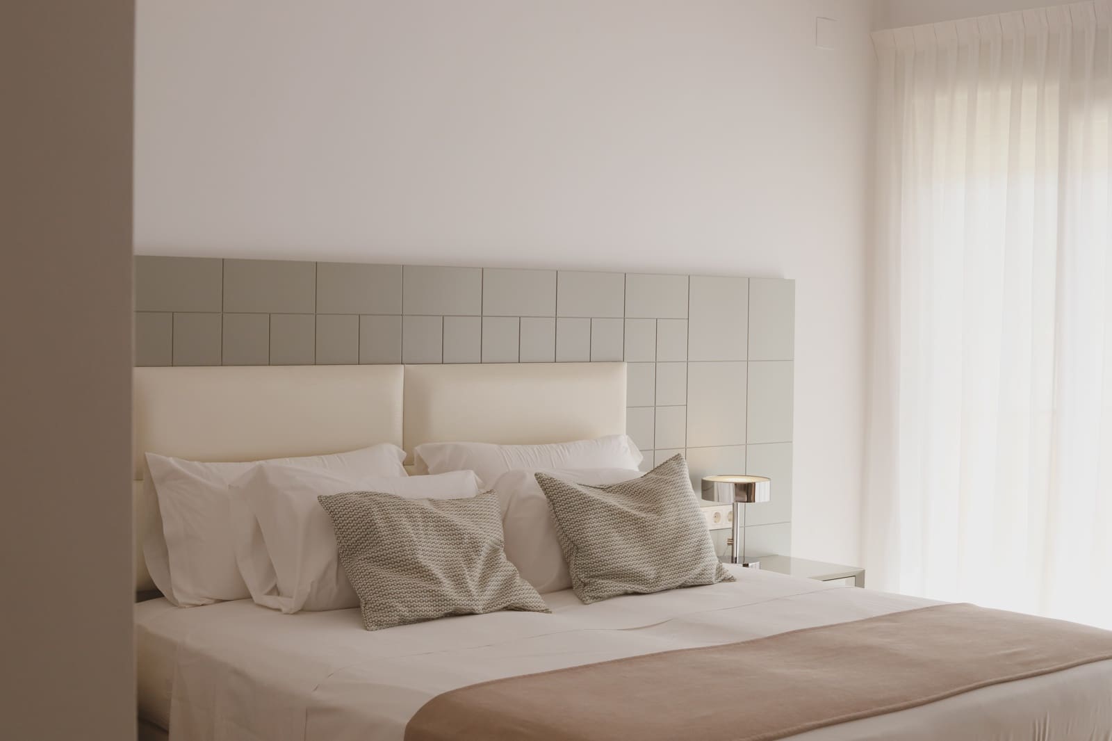 14 bedroom Commercial for sale in Yecla with pool garage - € 1,750,000 (Ref: 9821332)