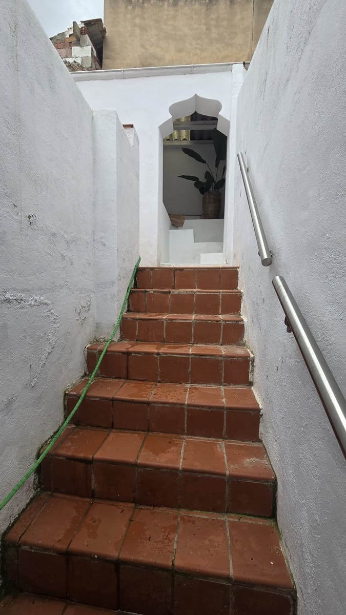 2 soveværelse Byhus til salg i Sax med swimmingpool garage - € 75.000 (Ref: 9827473)
