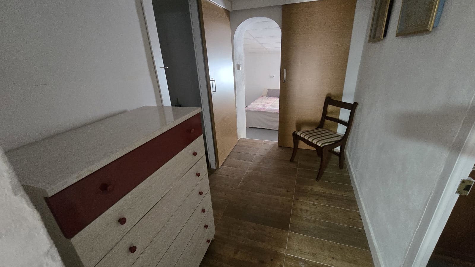 2 soveværelse Byhus til salg i Sax med swimmingpool garage - € 75.000 (Ref: 9827473)