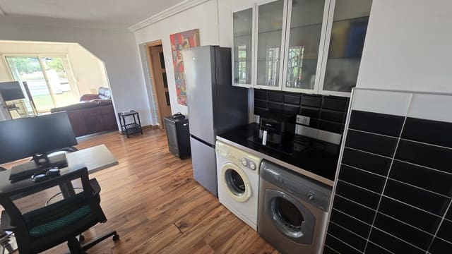3 sypialnia Finka/Dom wiejski na sprzedaż w Sax z basenem garażem - 299 950 € (Ref: 9834532)