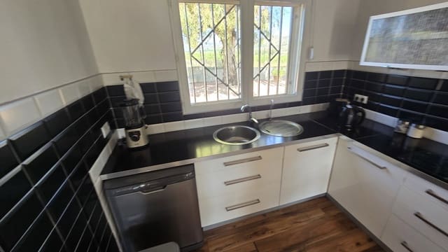 3 sypialnia Finka/Dom wiejski na sprzedaż w Sax z basenem garażem - 299 950 € (Ref: 9834532)